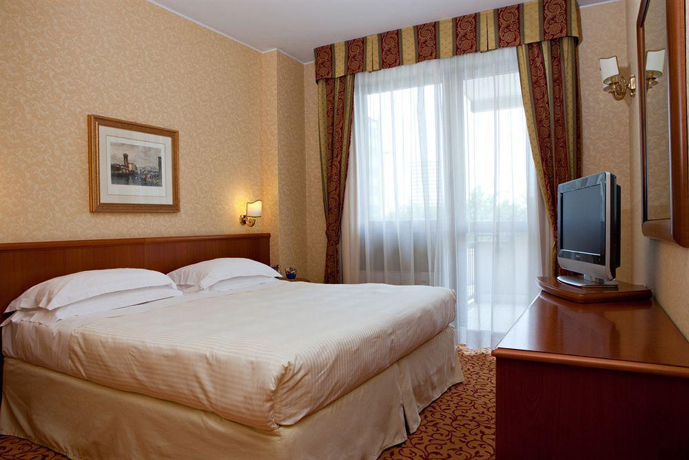 Atahotel Quark Мілан Екстер'єр фото