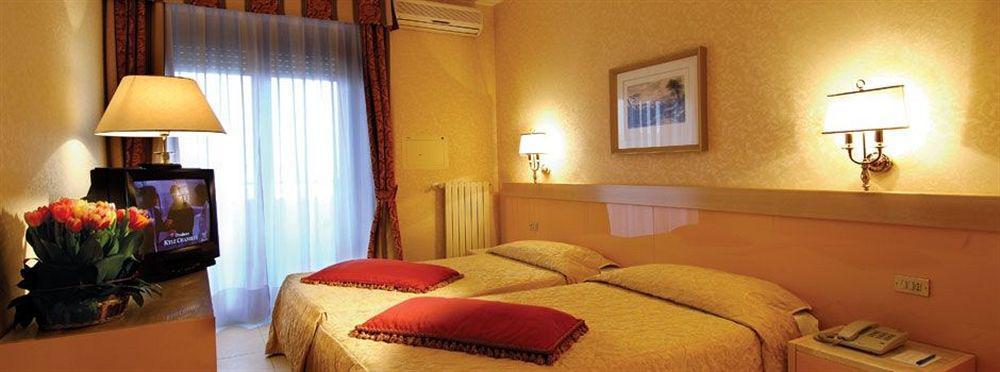 Atahotel Quark Мілан Номер фото
